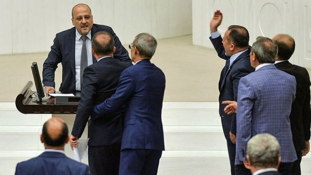 AKP'den TİP'li vekil Ahmet Şık'a 100 bin liralık tazminat davası: 'Partimize zarar veriyor'