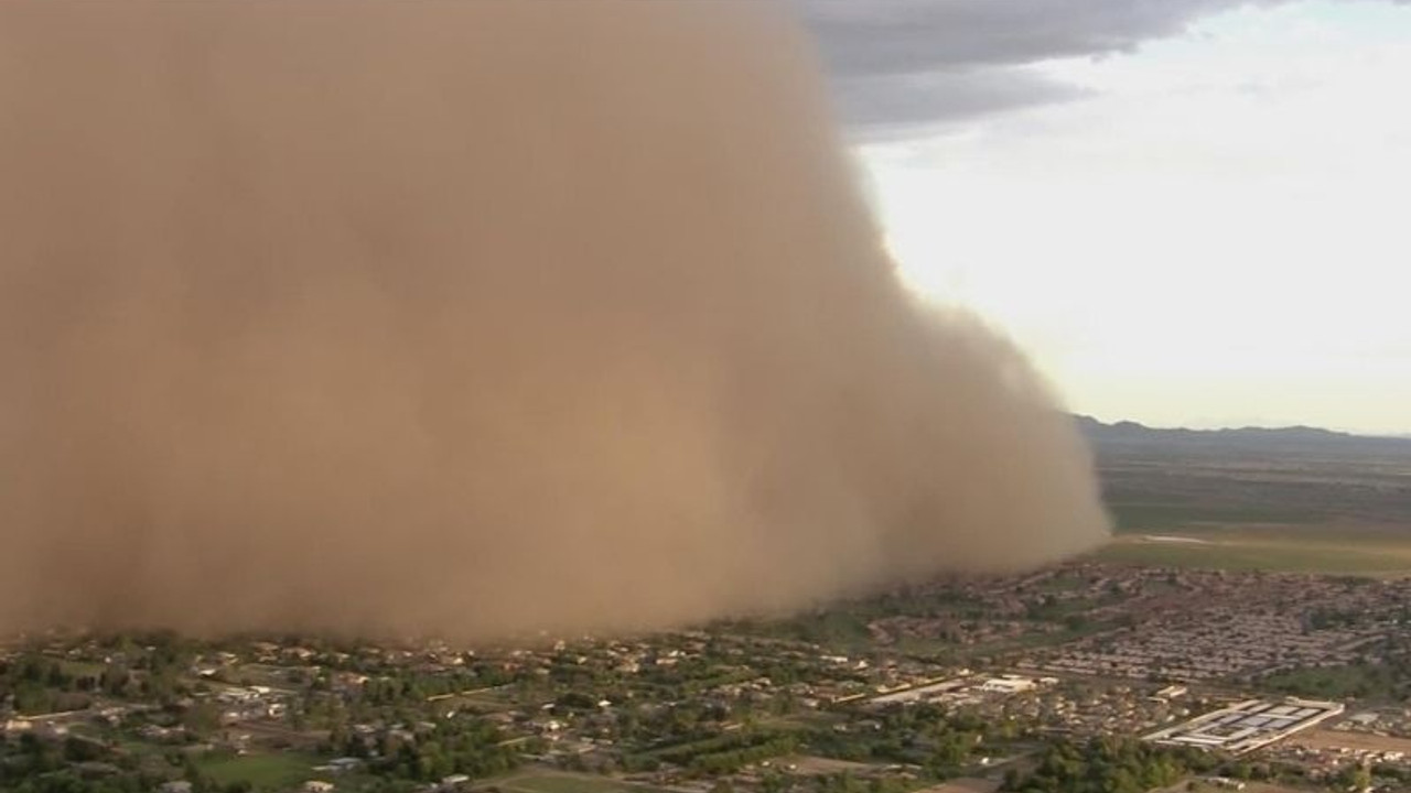 Arizona’da kum fırtınası: 11 binden fazla ev elektriksiz kaldı