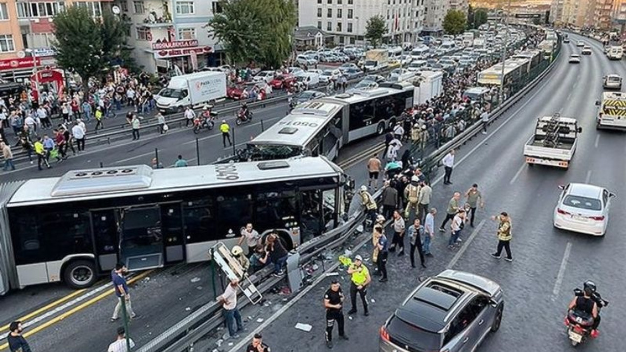 Avcılar'da metrobüs kazası | İETT: 85 yaralı var