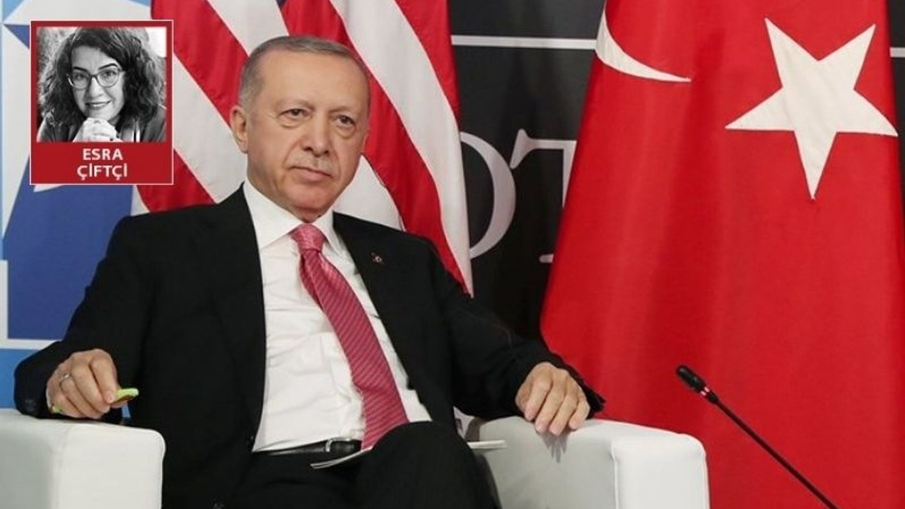 Gazeteci Berberakis yorumladı: 'Bir gece ansızın gelebiliriz' krizine Yunanistan nasıl bakıyor?