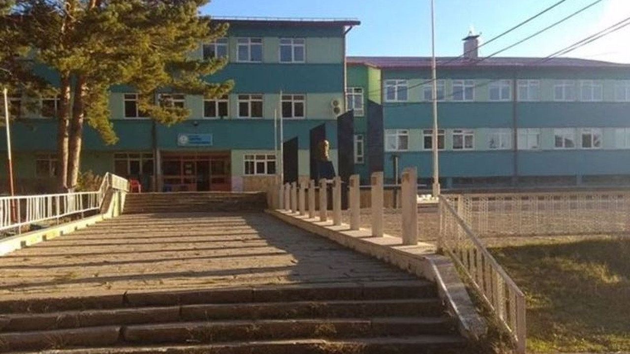 Tarihi Pamukpınar Köy Enstitüsü’nün yerleşkesini kapatma kararına eğitimcilerden tepki