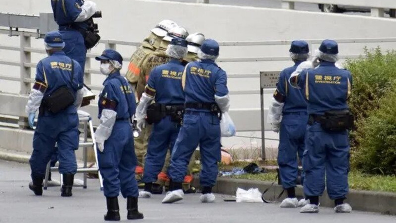 Japonya'da bir kişi Şinzo Abe'nin cenaze törenini kendini yakarak protesto etti