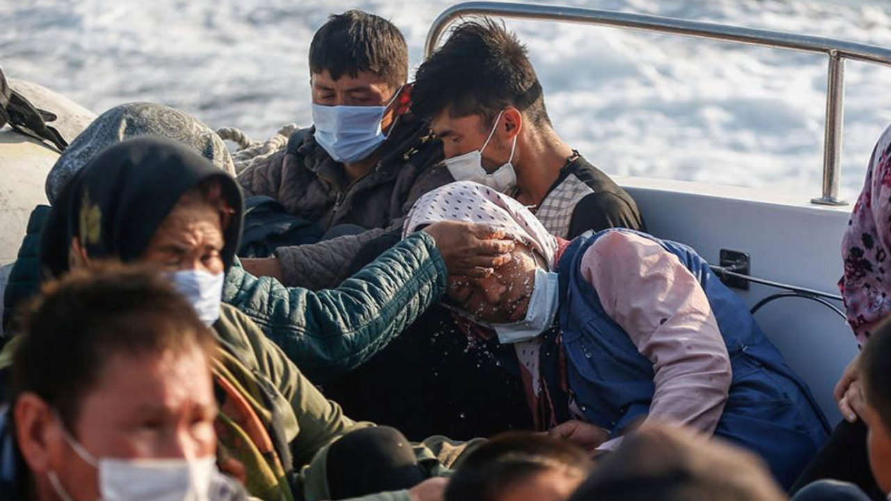 Yunanistan Türkiye'yi sığınmacıları geri itmekle suçladı