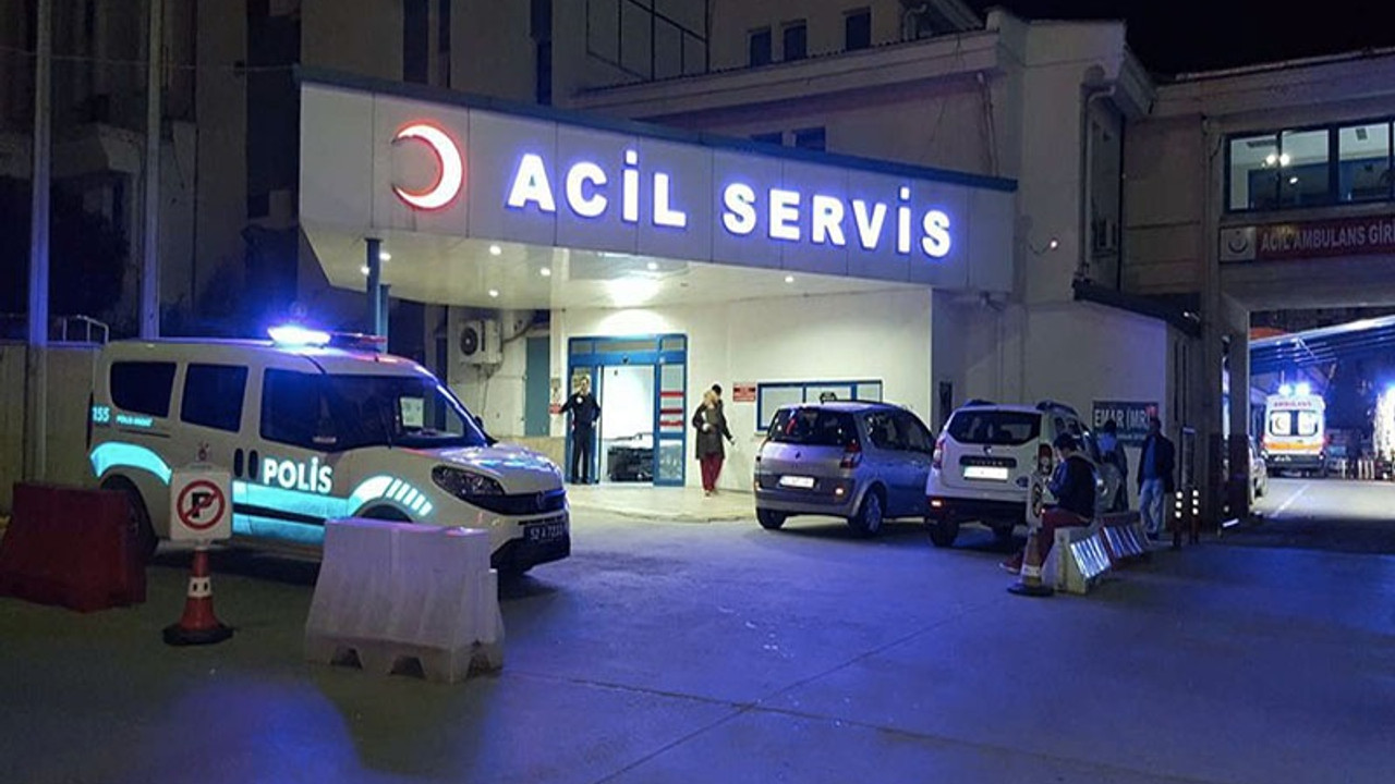 Devrilen kamyonun altında kalan acil tıp teknikeri öldü