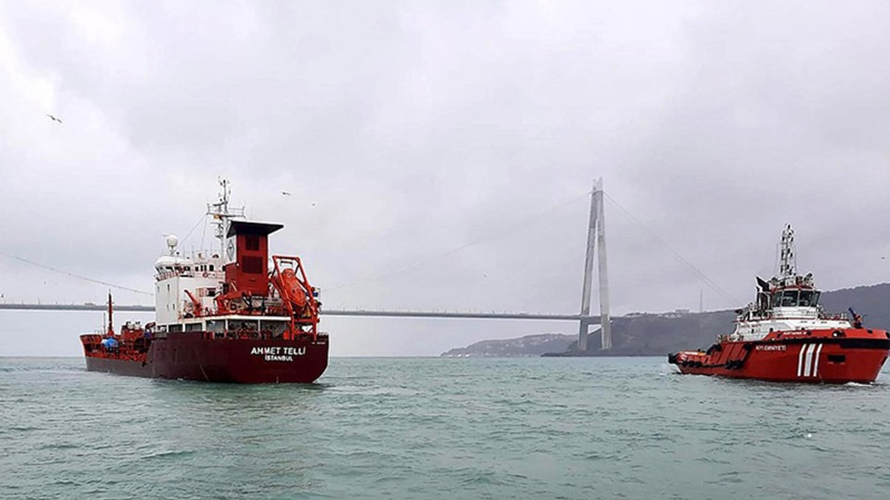 İstanbul Boğazı'nda gemi trafiği çift yönlü askıya alındı