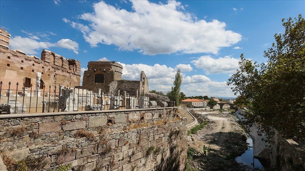 Pergamon'un kalbi Selinos Antik Kanalı'nda çalışmalar tamamlanıyor