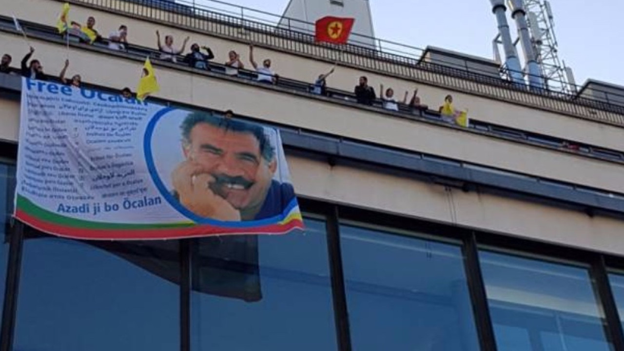 AFP binasına Öcalan posteri asıldı