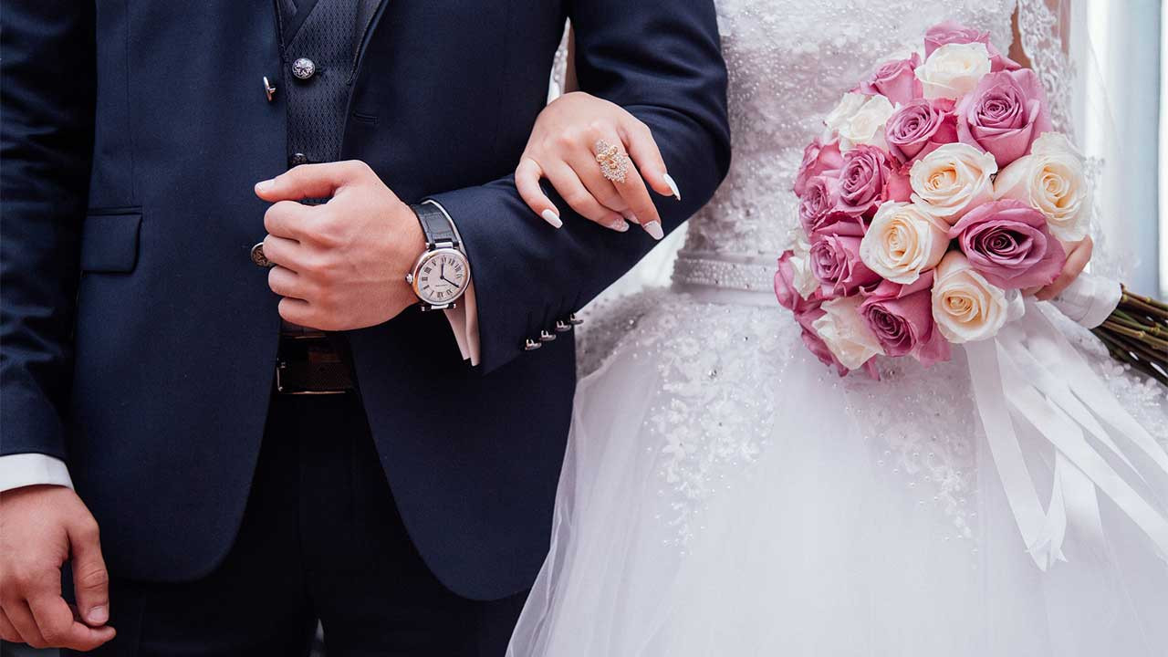 Düğün konvoyundan havaya ateş açıldı, kabak damatla gelinin başına patladı: Nikah iptal