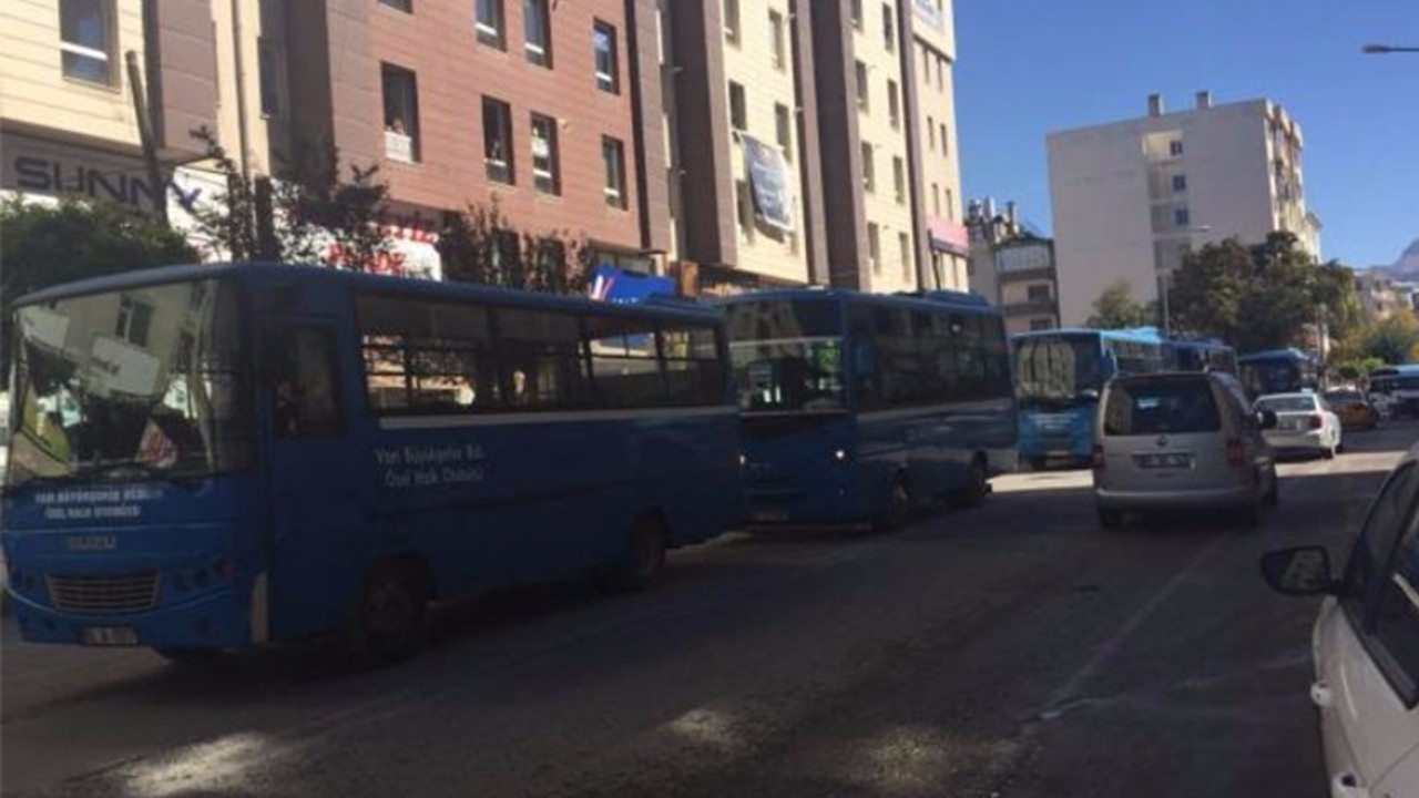 Halk otobüsleri kontak kapattı