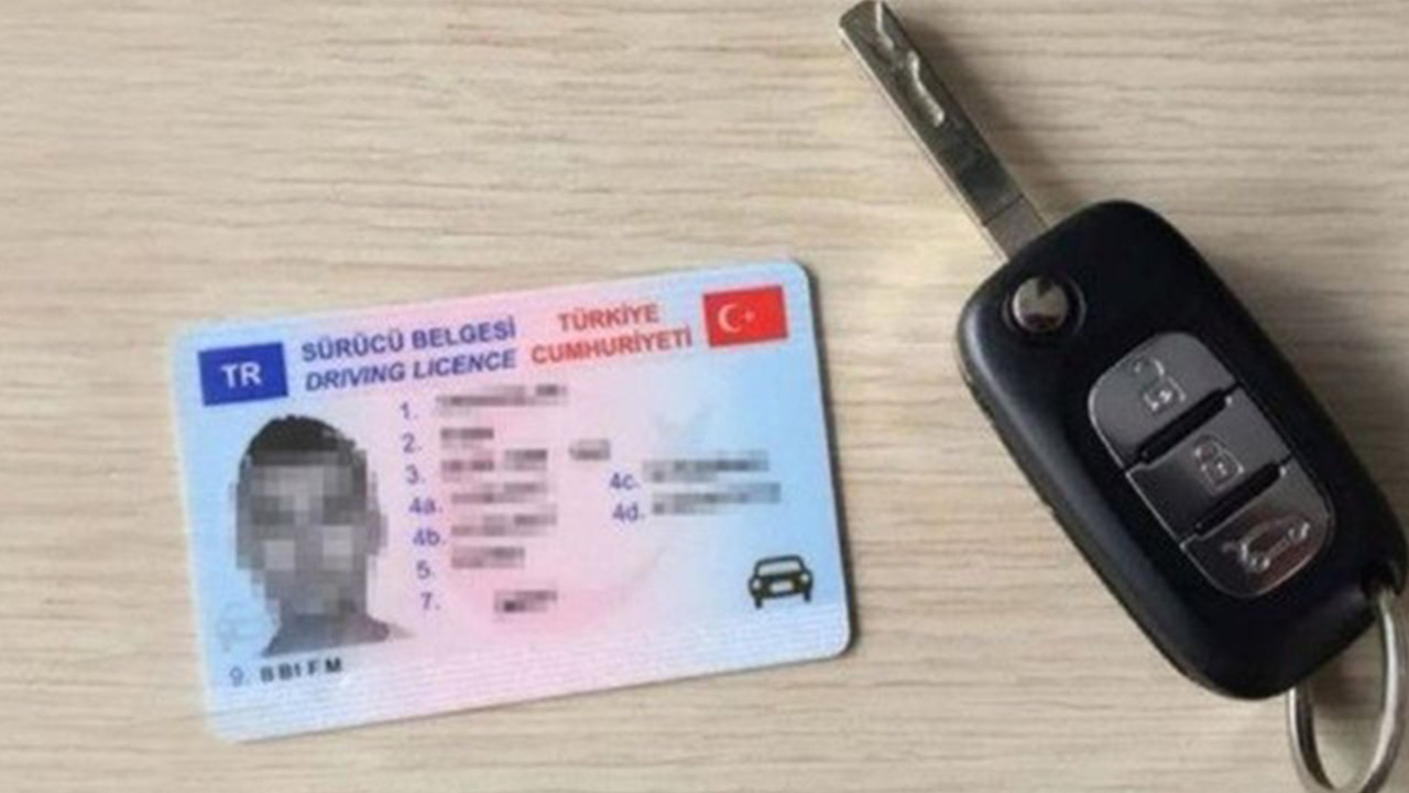 Eski tip sürücü belgelerini değiştirme süresi 2024 sonuna kadar uzatıldı
