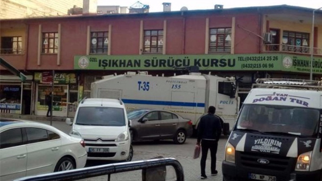 Kayyum sokak açılışı için sokakları kapattı!