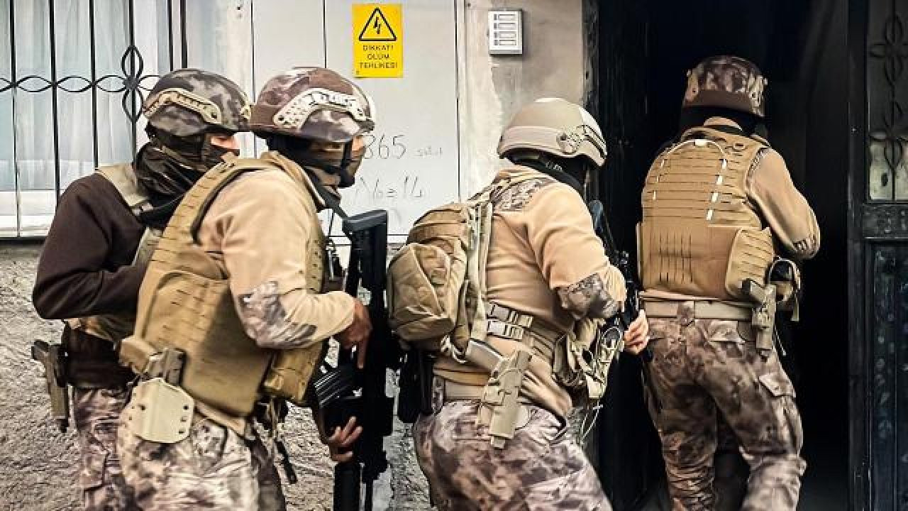 Mersin'de 13 kişi gözaltına alındı