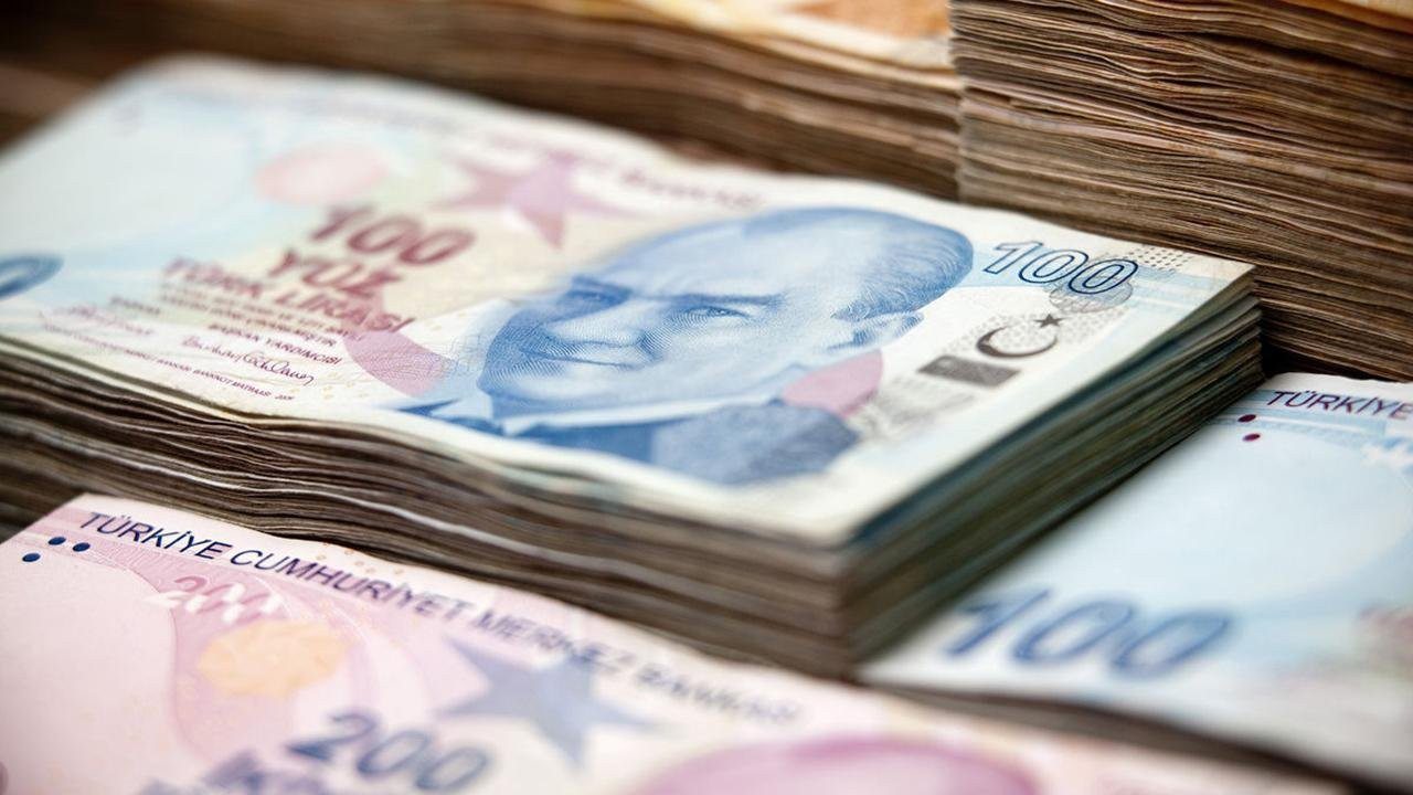 Hazine 6,1 milyar lira borçlandı