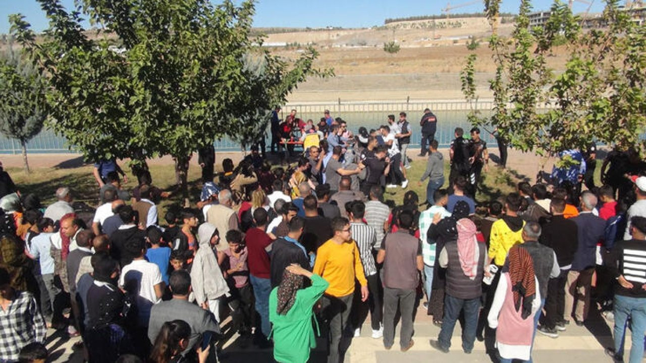 Kanala düşen oltayı almaya çalışan iki kardeş boğuldu