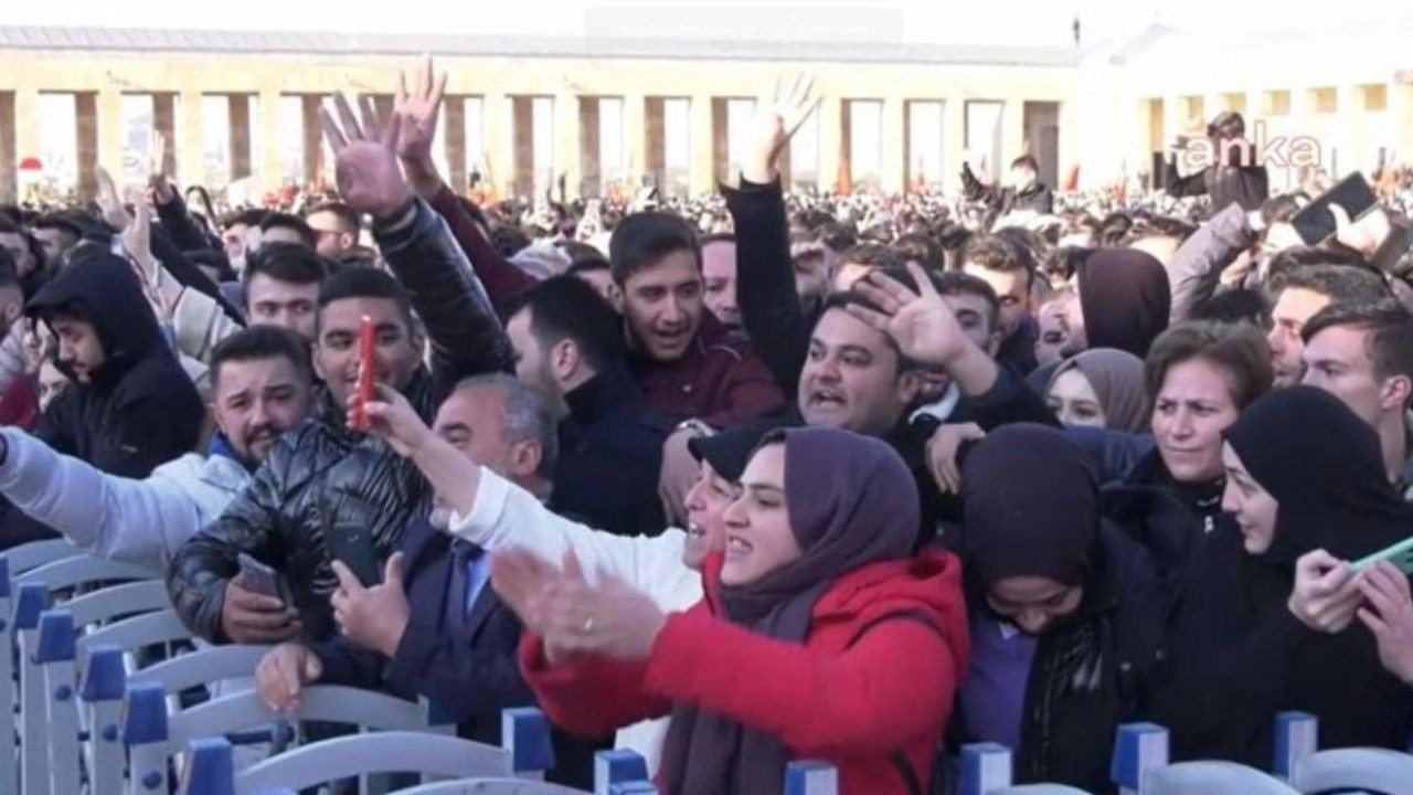 Anıtkabir'deki 'Her yer Tayyip, her yer Erdoğan' sloganına suç duyurusu