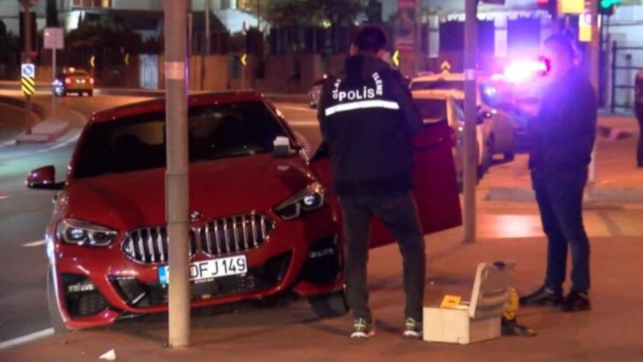 Kağıthane'de lüks otomobile kar maskeli silahlı saldırı: Bir ölü