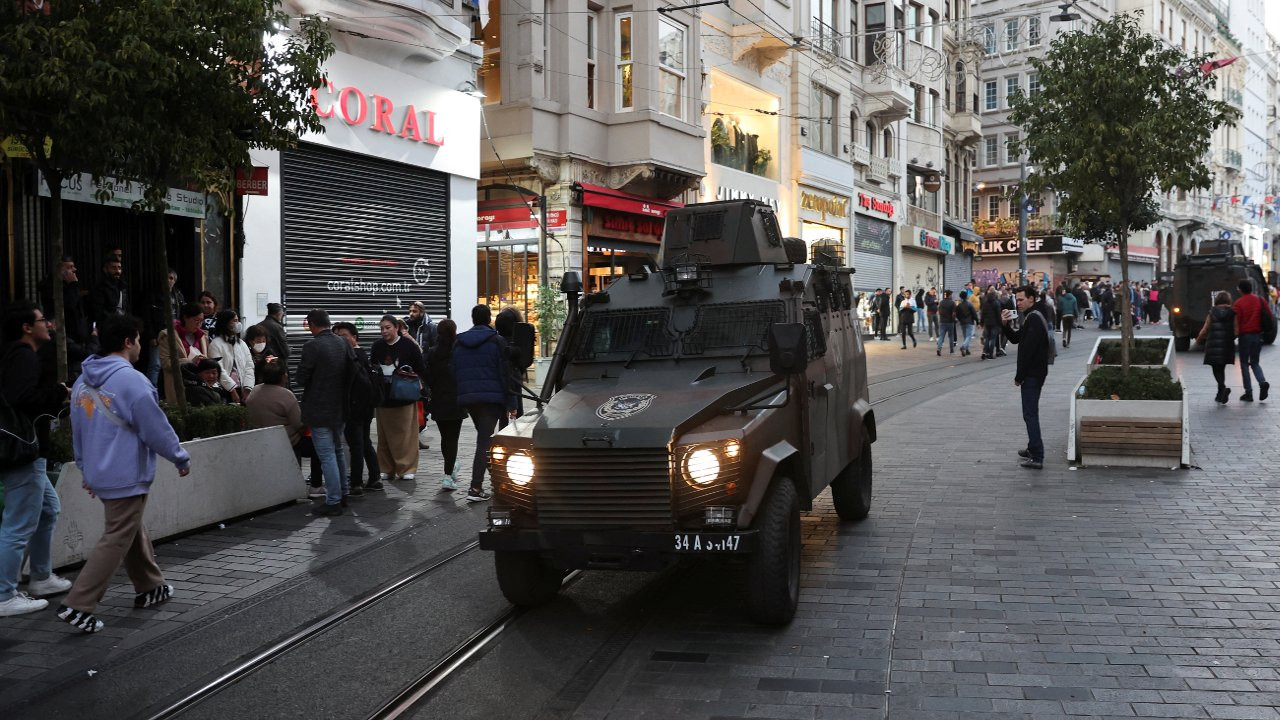 İstiklal Caddesi yeniden yaya trafiğine açıldı