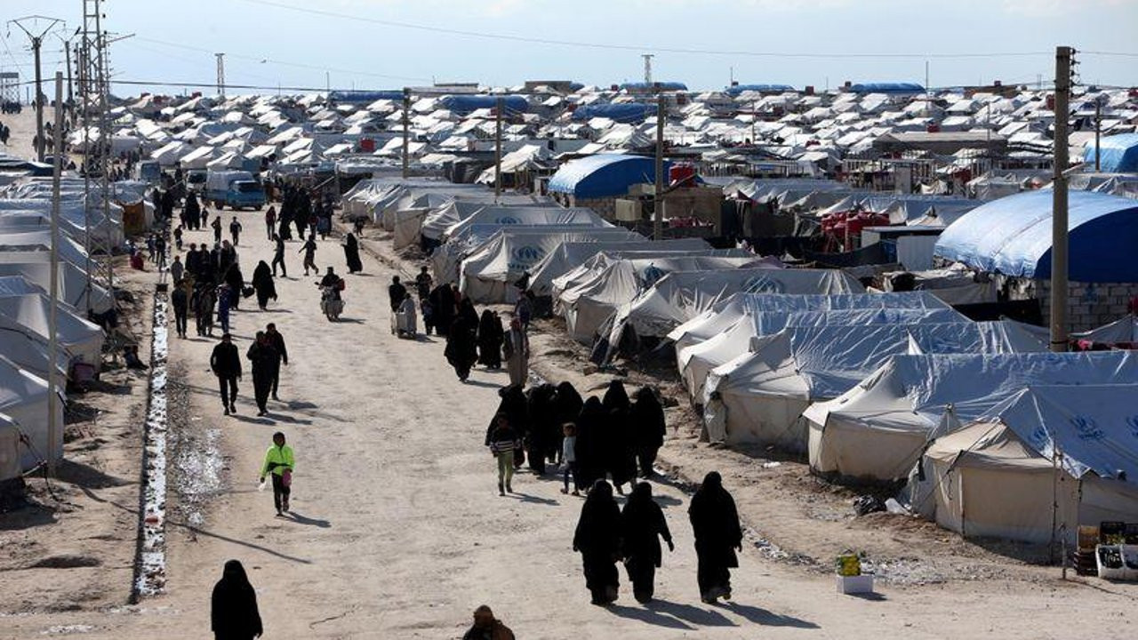 IŞİD şiddetiyle nam salan El Hol kampında iki kız çocuk başları kesilerek öldürüldü