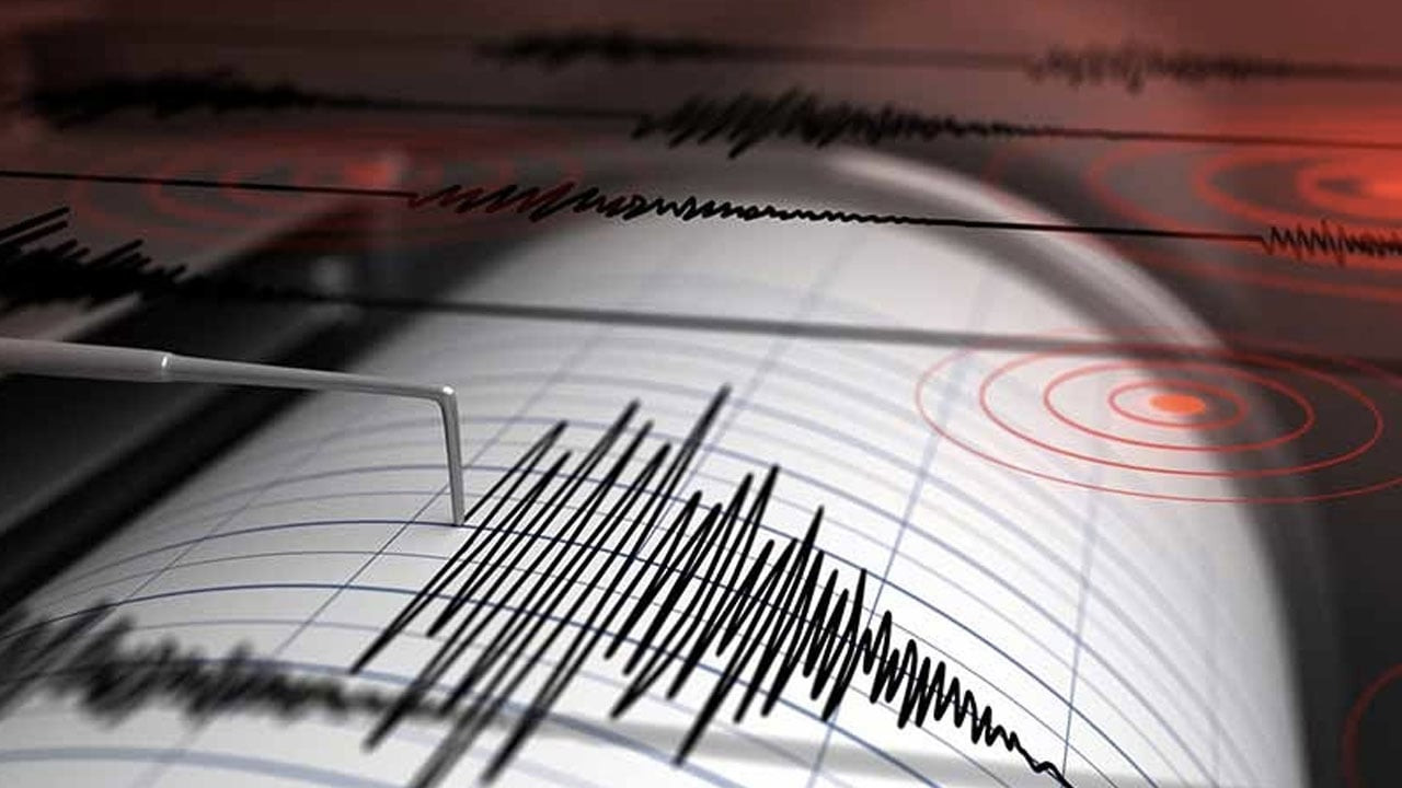 Ege'de 5,4 büyüklüğünde deprem