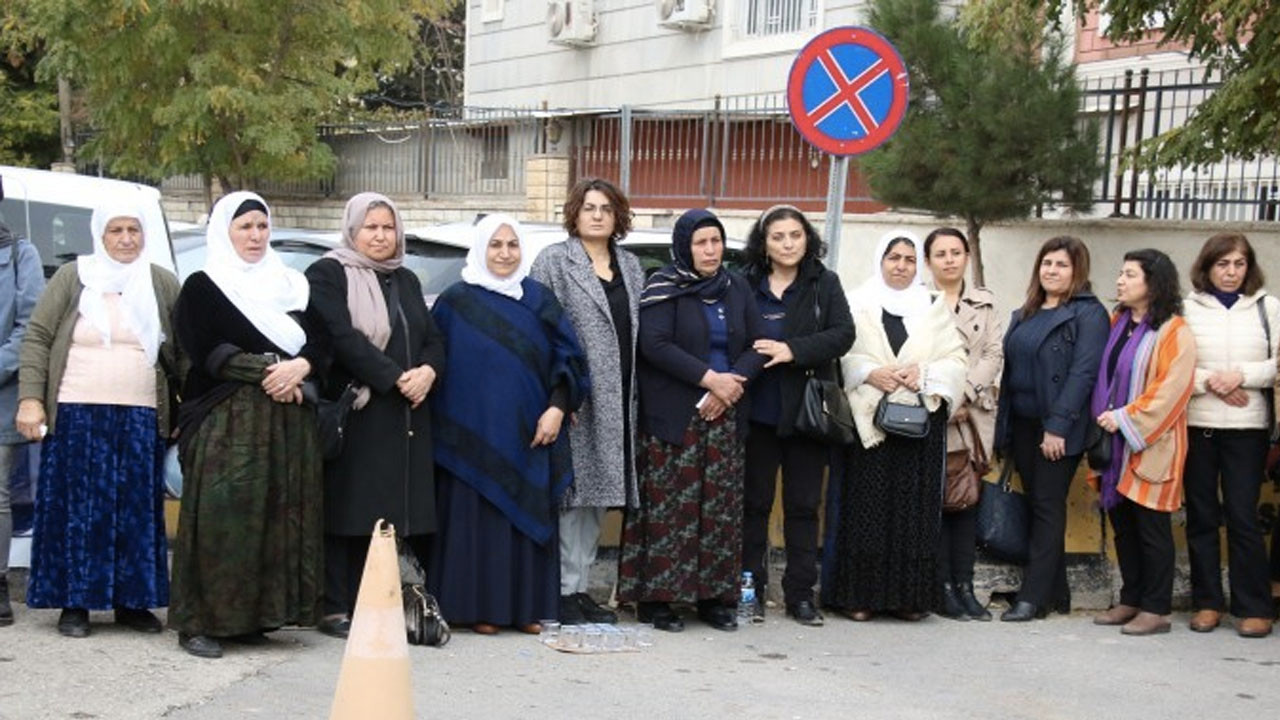 Şenyaşar ailesinden valiliğe tepki: Yasak ilan edeceğine katilleri, görüntüleri bul