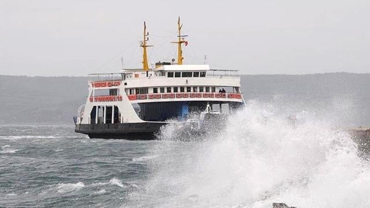 Türkiye'nin batısında fırtına etkili oluyor: Geyikli ile Bozcaada feribot seferleri iptal edildi