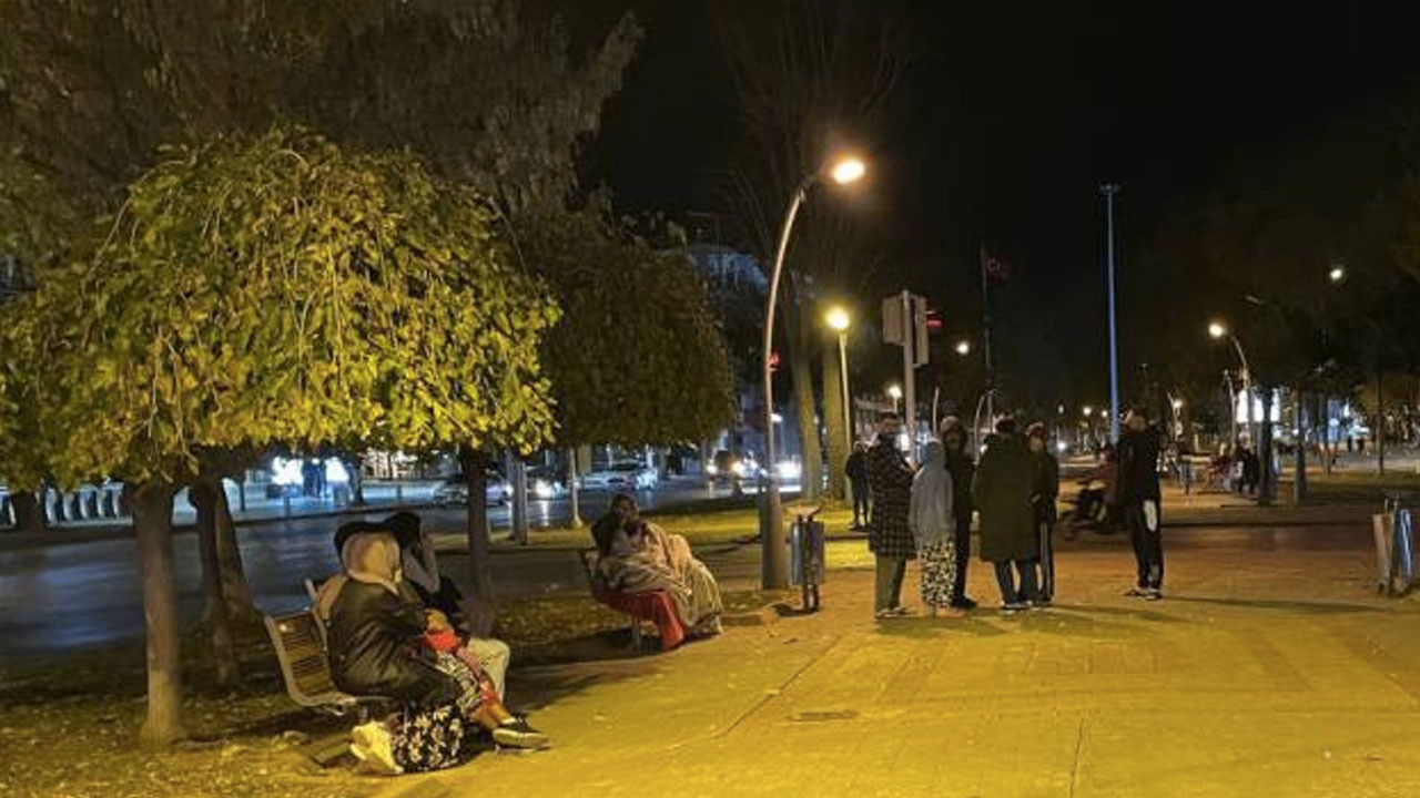 Düzce depremi nedeniyle dört ilde eğitime ara verildi