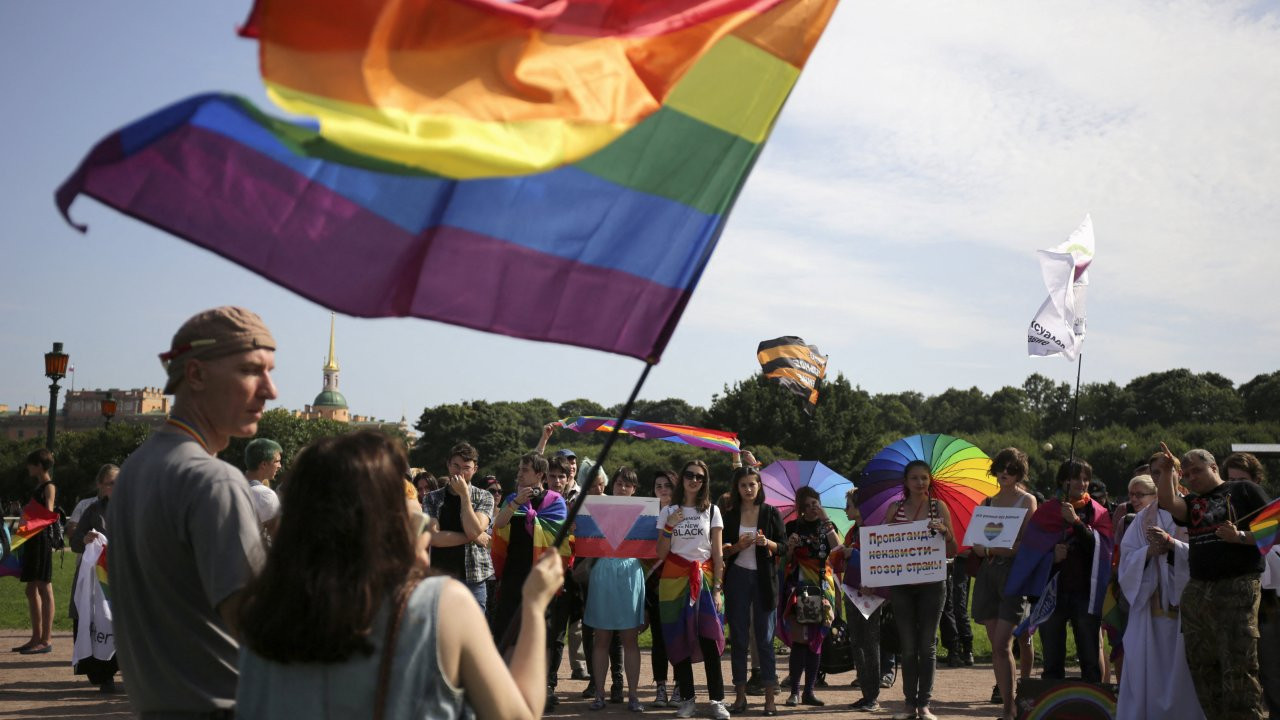 Rusya Duma'sı yetişkinler için 'LGBTi+ propagandası' yasasını geçirdi