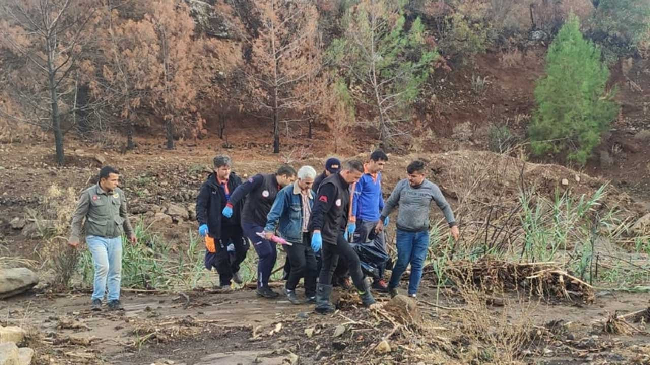 Mersin'de sel: Bir kişi öldü