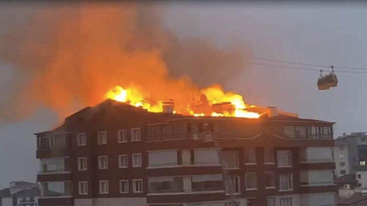 Ankara'da 10 katlı binada yangın: Sekiz kişi dumandan etkilendi