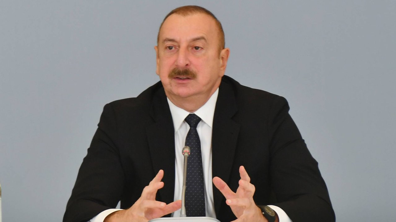 Fransa'yı taraf tutmakla suçlayan Aliyev dörtlü barış görüşmesini iptal etti