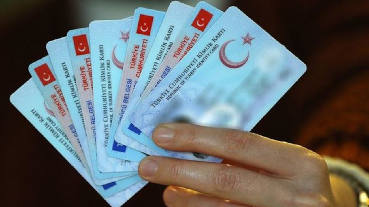 Nüfusun yüzde 15'i çipli kimlik kartına geçmedi