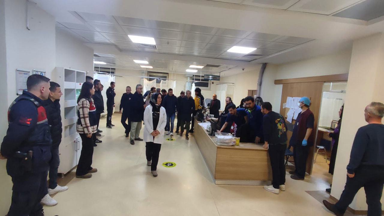 Yatılı okulda kalan 50 öğrenci gıda zehirlenmesi şüphesiyle hastaneye kaldırıldı