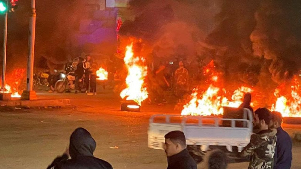 Irak'taki protestolara saldırı: Üç ölü, 18 yaralı