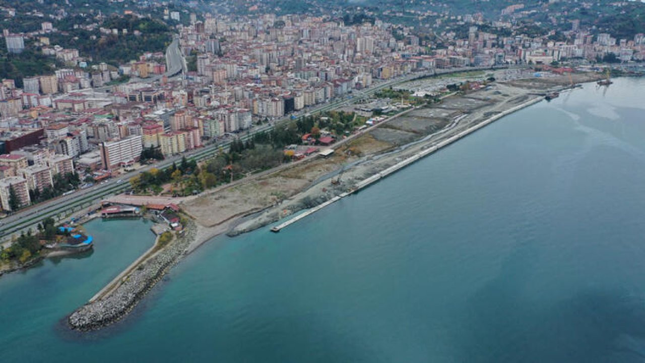 Rize’de bu kez de millet bahçesi için deniz dolduruluyor