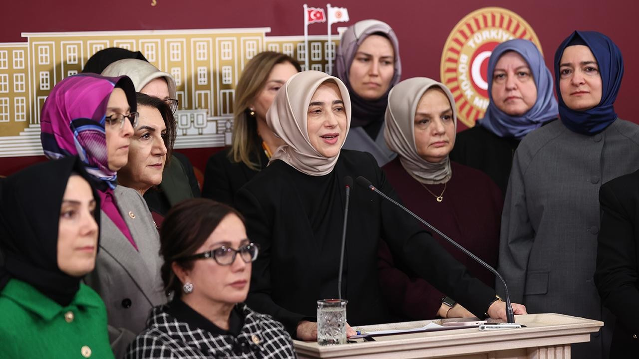 AKP başörtüsü teklifini Meclis'e sunuldu: Aile tanımı da teklife girdi