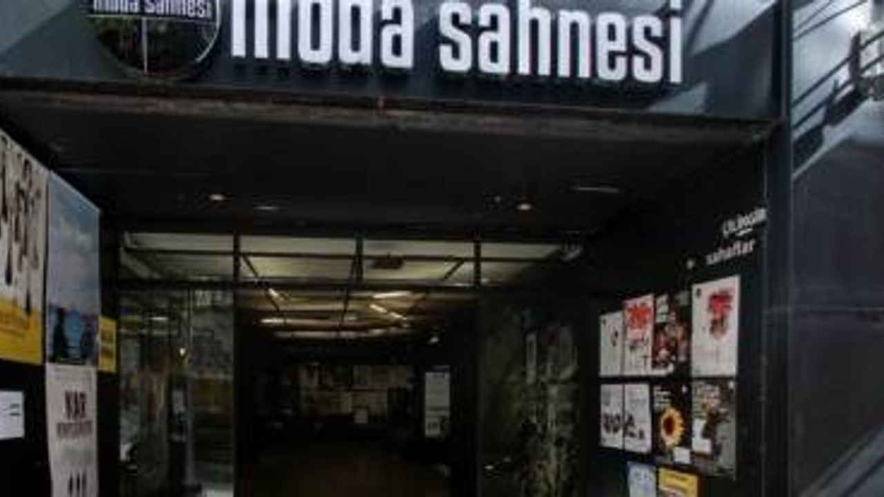 Moda Sahnesi'nden Bakan Ersoy'a tepki: Neden bir tiyatroyu hedef gösterdiniz?