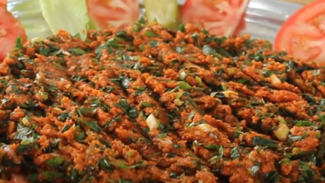 Yaptığınız kısırın kıvamı tutmuyorsa bu şekilde yapmayı deneyin! 3 tabak bile yetmiyor
