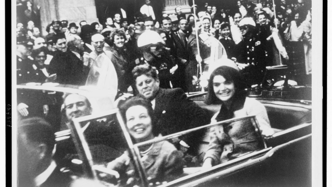 ABD eski başkanı J.F. Kennedy suikastı hakkında binlerce yeni belge yayınlandı