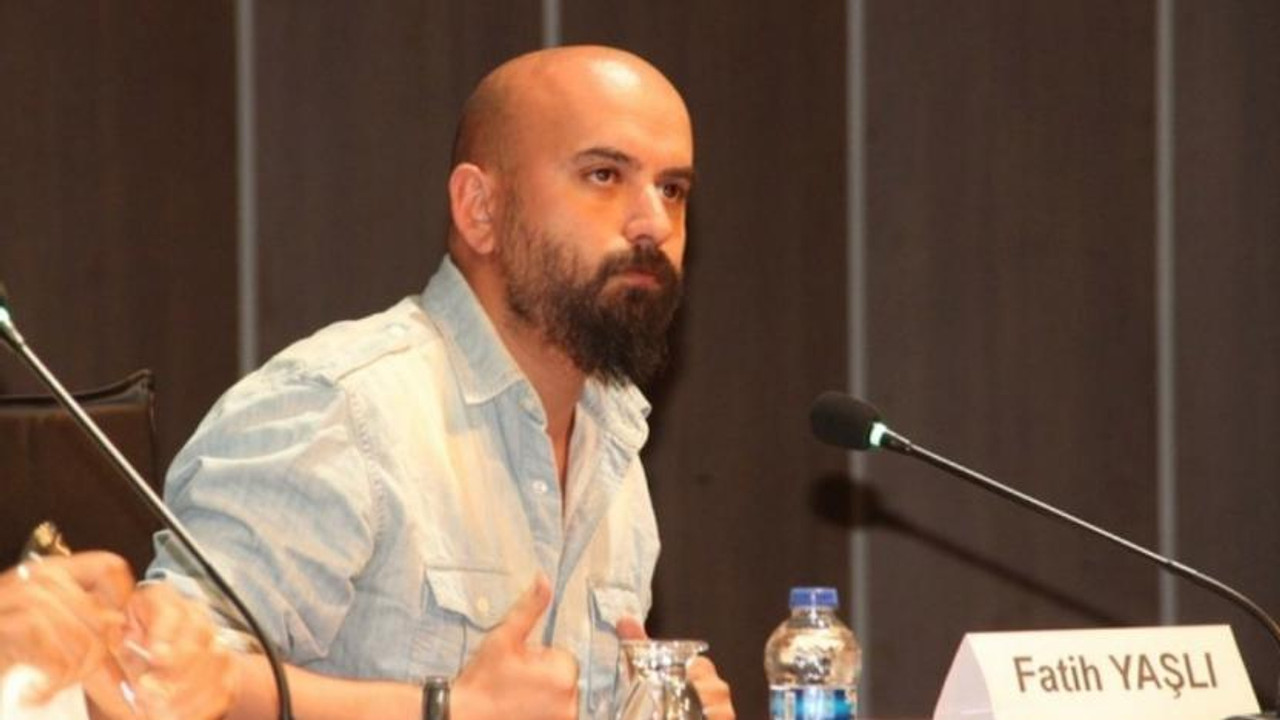 Sol gazetesi yazarı Fatih Yaşlı otobüsten indirilerek gözaltına alındı