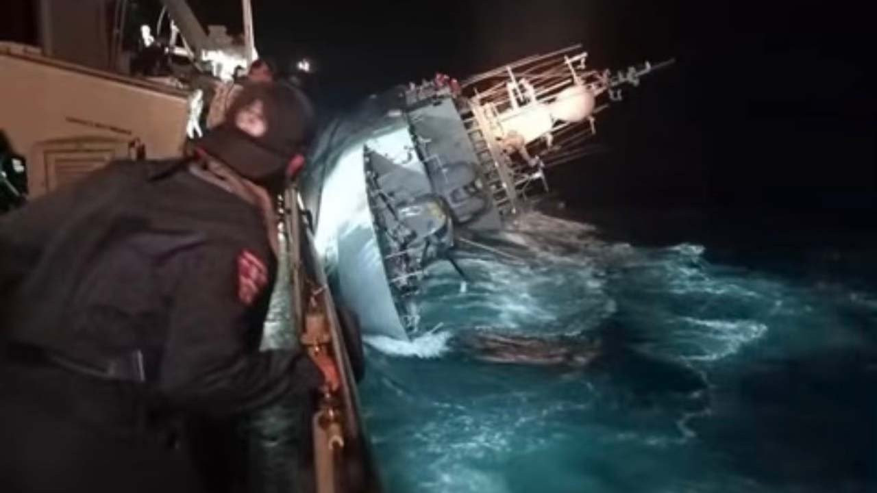 Tayland'da alabora olan korvette bulunan altı denizcinin cesedine ulaşıldı