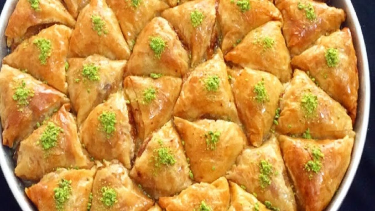 Adını yöre halkından alıyor. Meğer lezzetli Laz böreğinin sırrı bu teknikmiş..