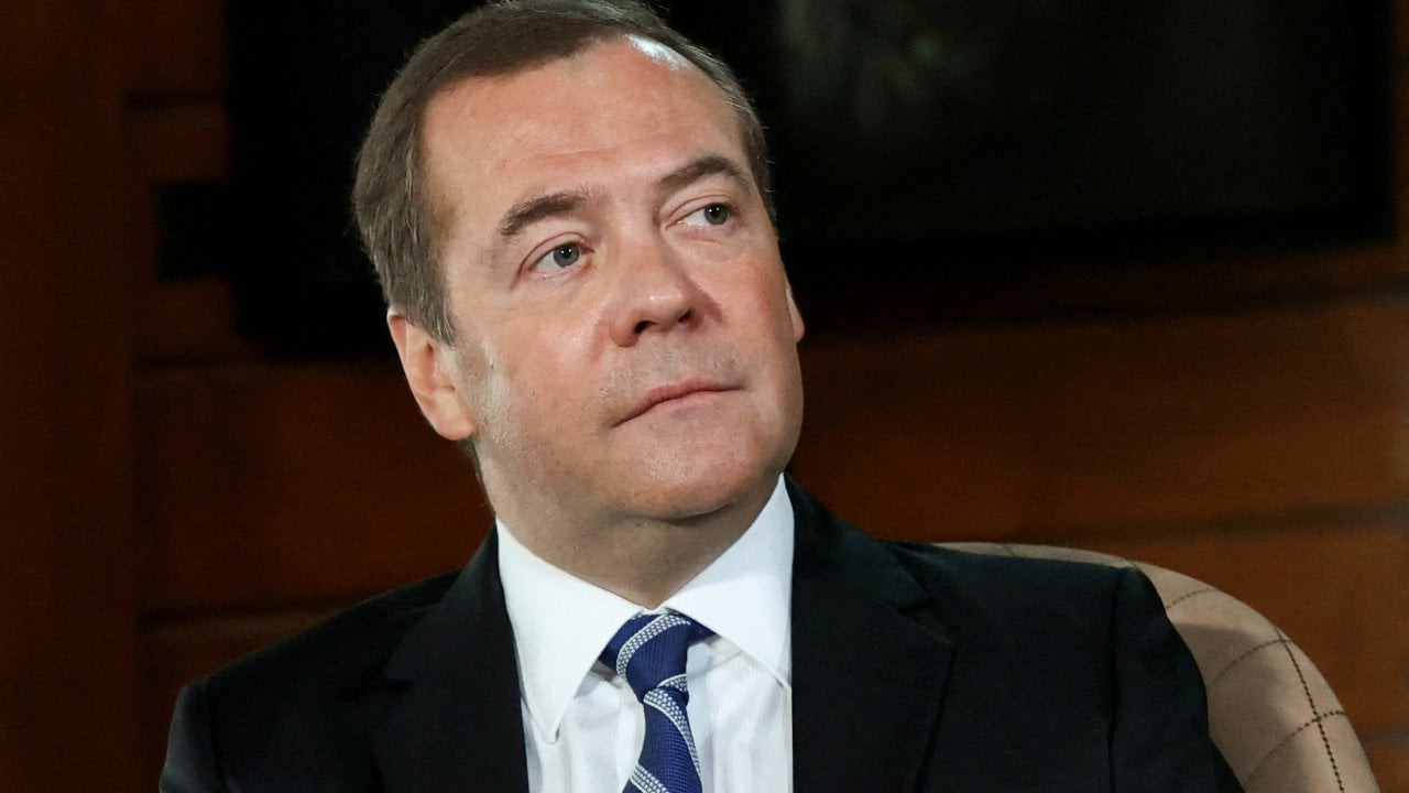 Medvedev: Düşmanlarımızı durduran tek şey nükleer caydırıcılığımız