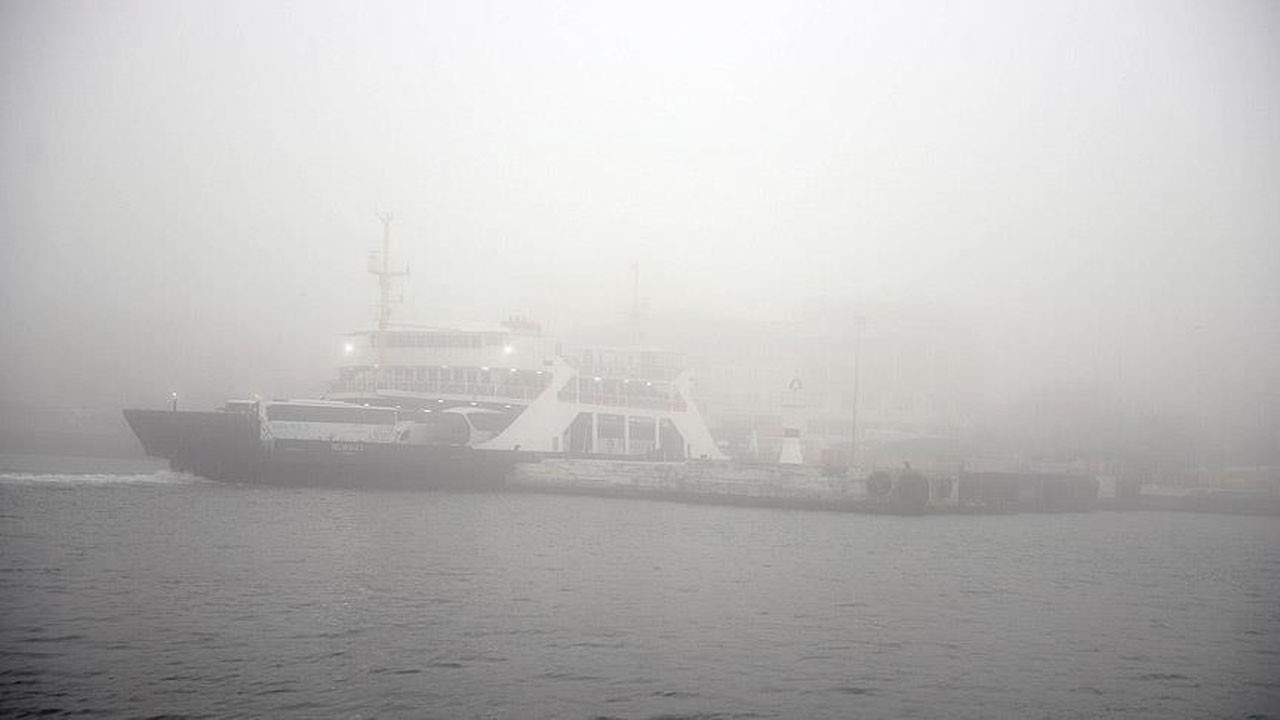 Çanakkale Boğazı sis nedeniyle transit gemilere kapatıldı