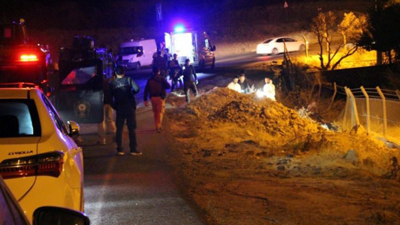 Polis aracına bomba: 2 polis yararlı