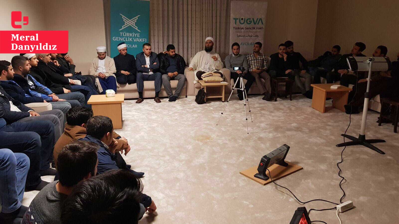 'Cariye satın alınabilir' diyen Akay TÜGVA'da eğitim vermiş