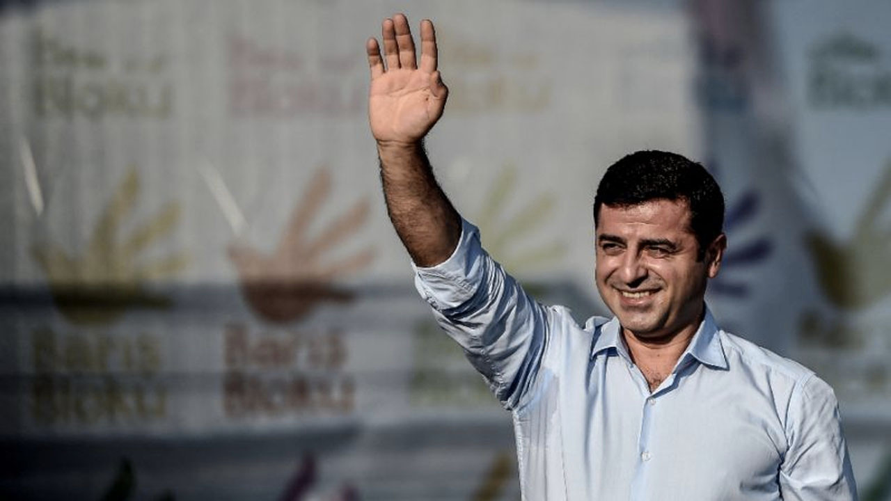 Demirtaş: Gün boyunca seçimi konuşmayı, propaganda yapmayı unutmayın