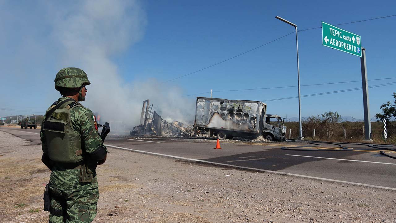 Meksika'da 'El Chapo'nun oğlu yakalandı: Sinaloa eyaleti savaş alanına döndü
