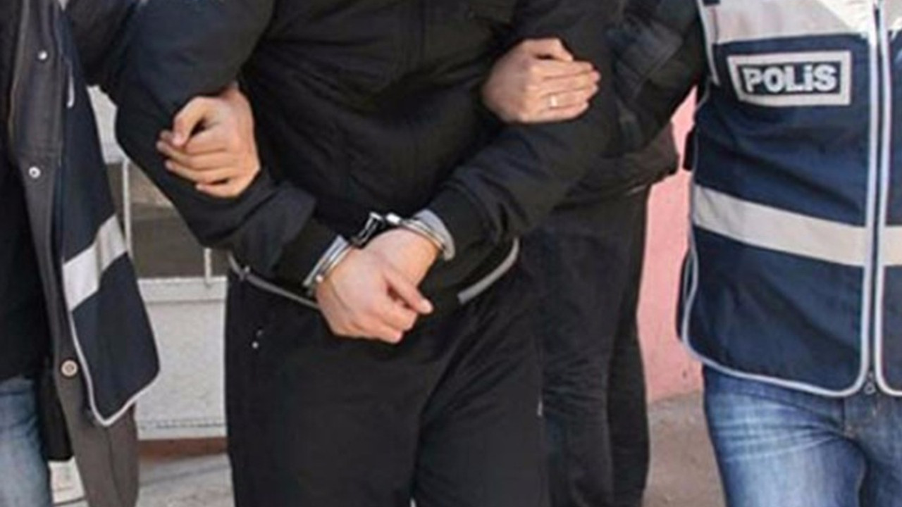 AKP'li belediyeye polis baskını