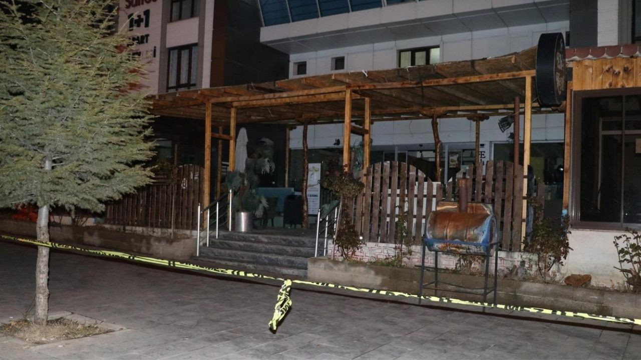 Erzincan'da bir kafede 10 kişi karbonmonoksitten zehirlendi