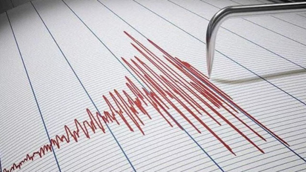 Endonezya açıklarında 7.6 büyüklüğünde deprem